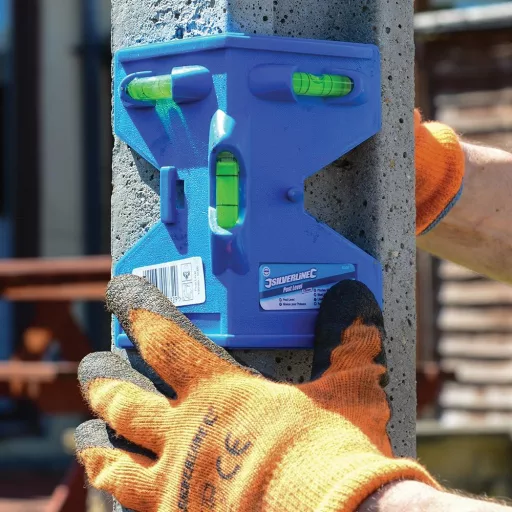 Silverline SL05 Nivelă magnetică cu stâlp 135 mm - Nivelă multicoloră din plastic pentru stâlpi de gard, cutii poștale