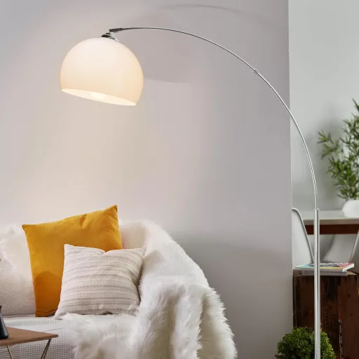 Brilliant ívelt állólámpa lábkapcsolóval, 160 cm magasság, 30 cm árnyékolóval, E27 foglalat