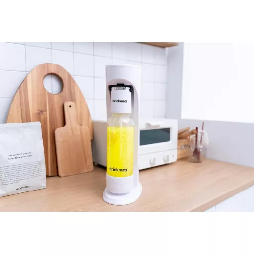 Drinkmate OmniFizz Szódagép - Bármilyen Italt Szénsavasít Hígítás Nélkül, 1L BPA-mentes Palackkal, Automatikus Működés, Fehér