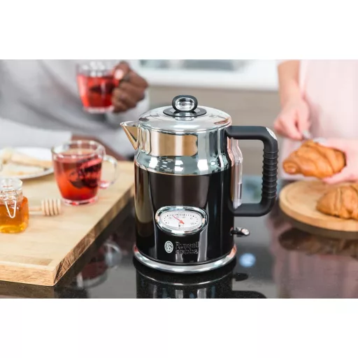 Russell Hobbs Retro Vízforraló 1.7L 2400W Fekete Rozsdamentes Acél Gyors Felmelegítés