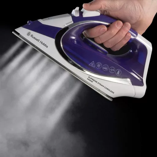 Russell Hobbs SupremeSteam 2400W Vezeték nélküli Gőzvasaló Kerámia Talppal Lila