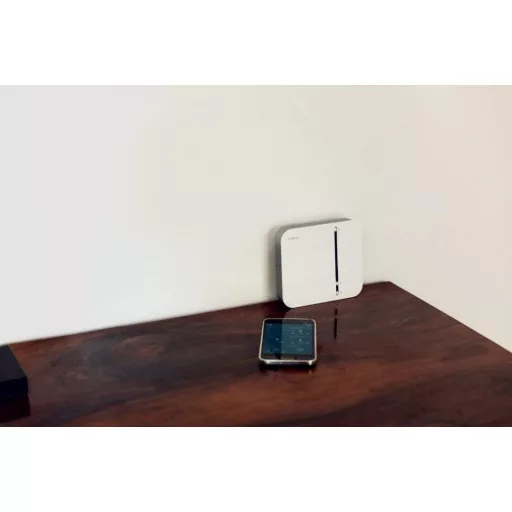 Bosch Smart Home Controller - Okosotthon rendszer központi vezérlőegysége, LCD kijelzővel, applikációval, fali rögzítéssel
