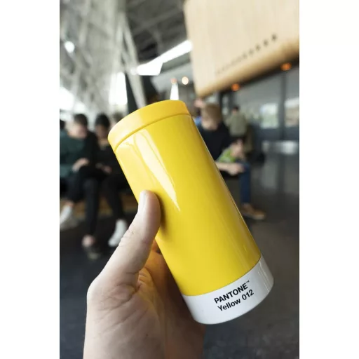 Cestovný hrnček Copenhagen Design Pantone z nehrdzavejúcej ocele, žltý, 400 ml