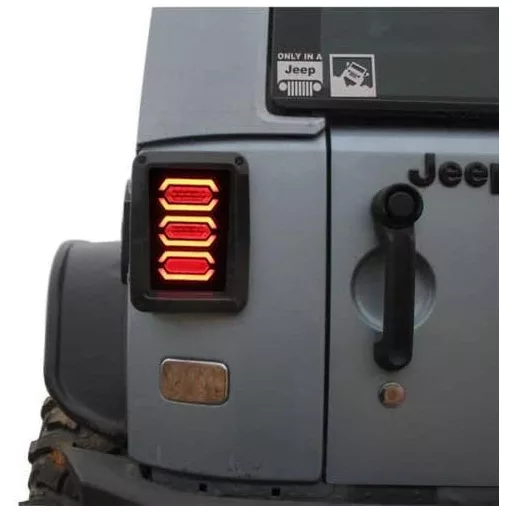 Pár LED zadných svetiel SXMA pre európsku verziu vozidla