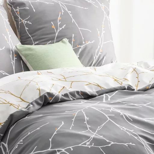 Lenjerie de pat din microfibră Bedsure, 155x220 cm, gri, cu față de pernă, pentru pat de o persoană