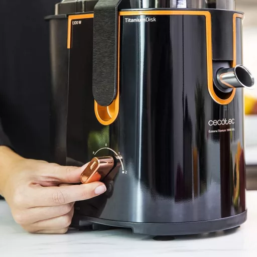 Cecotec Orbital Extreme Titanium 19000 XXL gyümölcscentrifuga 1300W, 19000 rpm, titán korongos