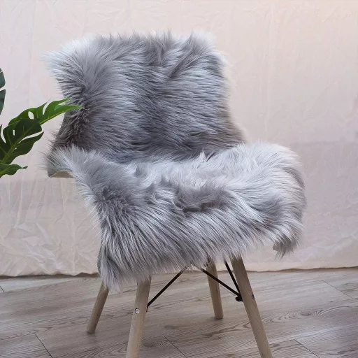 Covor din blană artificială HEQUN gri 60x90 cm, decorativ cu fir lung