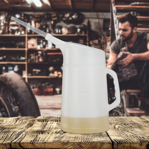 Relaxdays 5L Olajcsere Adagoló Rugalmas Csővel Autóhoz Fehér - 42 centimeters