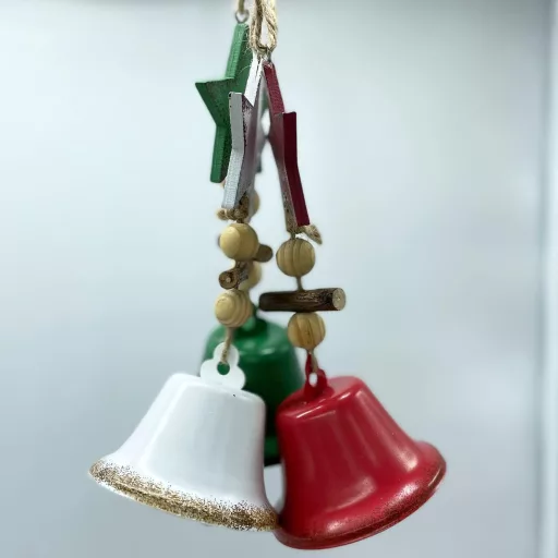Pape Kunstgewerbe Karácsonyfadísz - 3 db Színes Fém Csengő Fa Csillagokkal, Zöld-Piros-Fehér, 28 cm Hosszú Függő Dekoráció