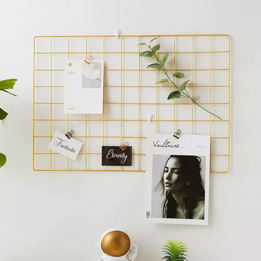 GBYAN Arany Fali Rácspanel Szett - 2db 65x45cm Fém Fotófal Dekoráció Világítással, Csipeszekkel és Akasztókkal - DIY Képtartó, Üzenőfal