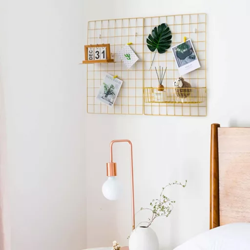 Set panouri decorative metalice aurii GBYAN - 2 buc. 65x45cm, panou foto cu lumini, clești și agățători - Suport DIY pentru fotografii, tablă de mesaje