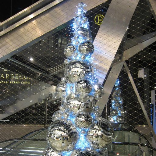 Devan 20 cm-es Ezüst Tükörgömb - Diszkógömb Partikra, Esküvőkre és Fesztiválokra - Függeszthető Üveg Diszkólámpa Karaoke és Színpadi Dekorác