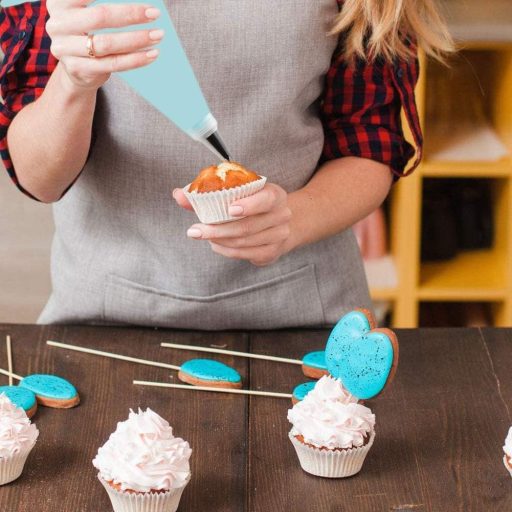 ILLUVA 8 részes rozsdamentes acél habzsák készlet sütemény díszítéshez - torta, muffin, keksz dekorációs szett