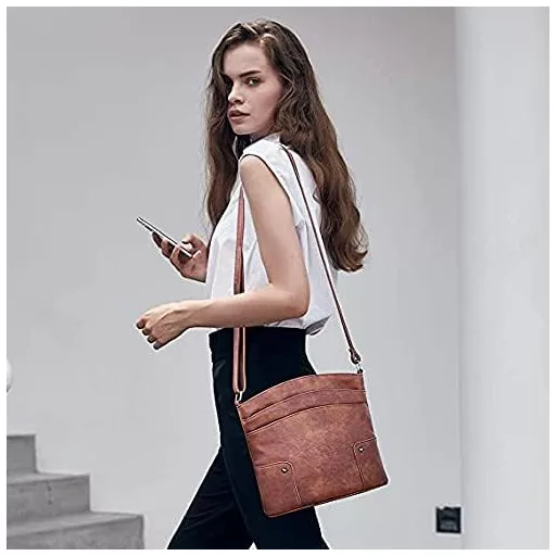 CLUCI Női Kis Méretű Keresztpántos Táska Pénztárcával - Mocha Barna Színben, Kompakt Kézitáska, S Méret

AI: I've created a Hungarian title