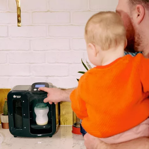 Tommee Tippee Perfect Prep Aparat Instant de Preparat Biberon - Cu Filtru Antibacterian, Preparare Lapte Praf în 2 Minute, Negru-Albastru