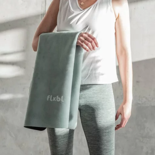 Saltea de Yoga de Călătorie FLXBL - Subțire, Ușoară, Pliabilă și Lavabilă, 183 x 61 cm