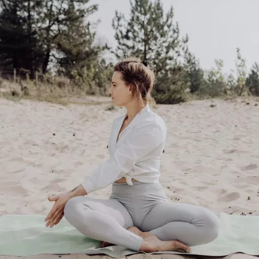 Saltea de Yoga de Călătorie FLXBL - Subțire, Ușoară, Pliabilă și Lavabilă, 183 x 61 cm