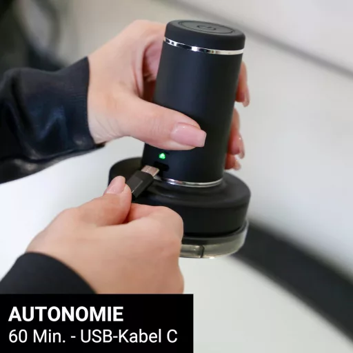 Odstraňovač žmolkov STEAMONE s nabíjaním cez USB-C, ergonomickou rukoväťou a čepeľami z nehrdzavejúcej ocele