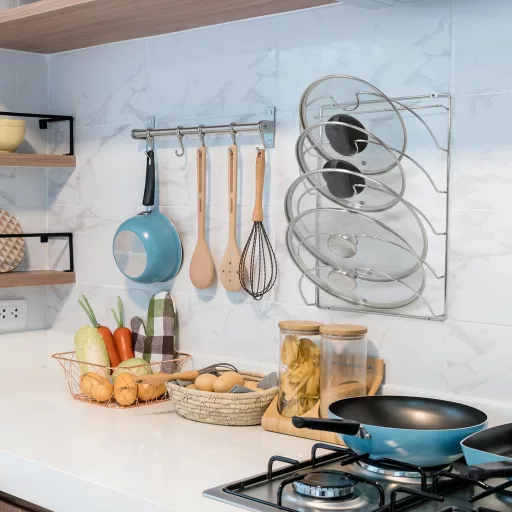 Suport pentru 5 capace de oală joeji's Kitchen pentru dulap - fixare adezivă fără găurire