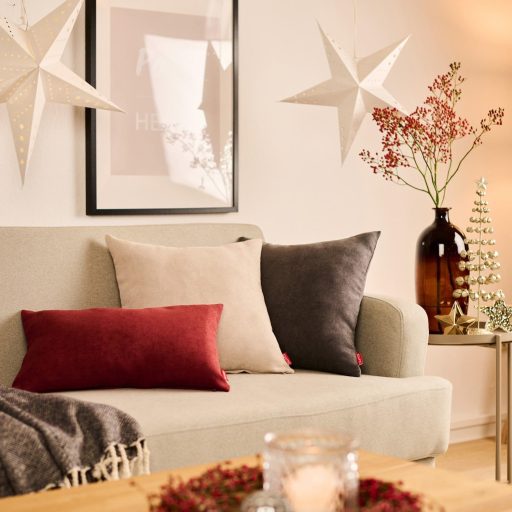 Fețe de pernă Blumtal Chenille 60x60 cm, 2 bucăți, maro închis, cu fermoar ascuns.