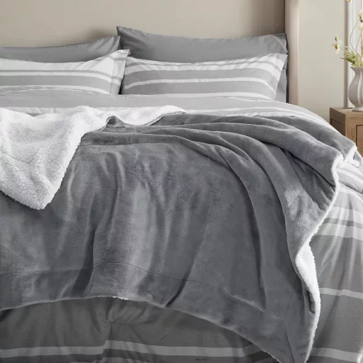 BEDSURE Mäkká Sherpa Deka - Teplá Flísová Prikrývka na Gauč a Posteľ, Hrubá Plyšová Prikrývka, Sivá, 130x150 cm