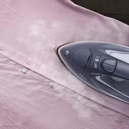 AEG 2400W Gőzölős Vasaló 160g Gőzlökés Önmegtisztító Funkció Kék-Fehér