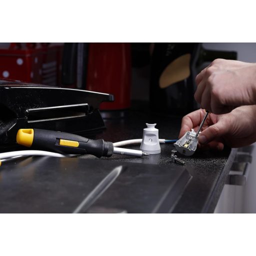 Fișă Schuko KEL Albă 16A 250V Cu Contact de Împământare Protecție IP20