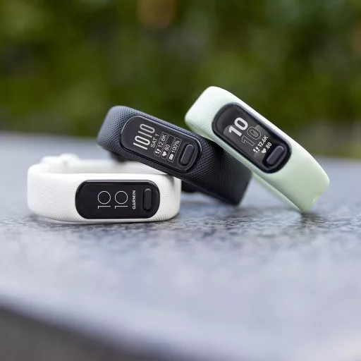 Garmin vívosmart 5 Fitness Tracker OLED kijelzővel, pulzusmérés, alvásmonitorozás, 7 napos akkumulátor - S/M, White