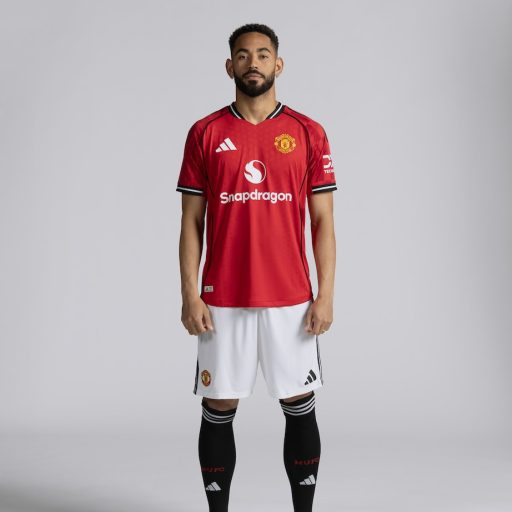 Autentický domáci dres Adidas Manchester United 25/26, veľkosť S, číslo 8 Bruno Fernandes