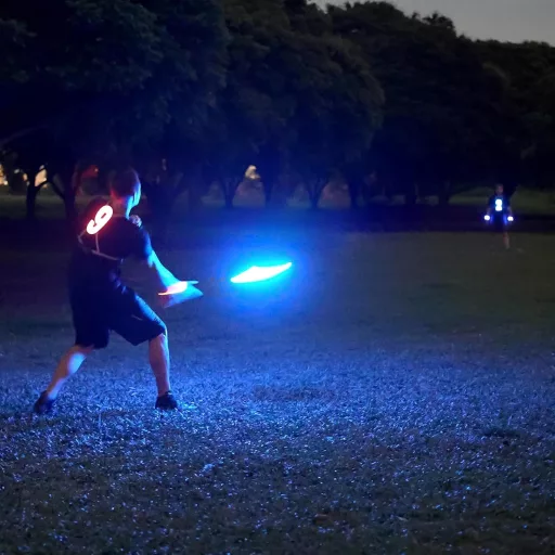 Frisbee luminos TOSY cu 108 LED-uri RGB, moduri inteligente, rezistent la apă, reîncărcabil