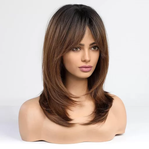 EMMOR Perucă de damă șatenă ombre cu breton - Perucă lungă stratificată, rezistentă la căldură, din fibre sintetice, cu aspect natural, mărime reglabilă
