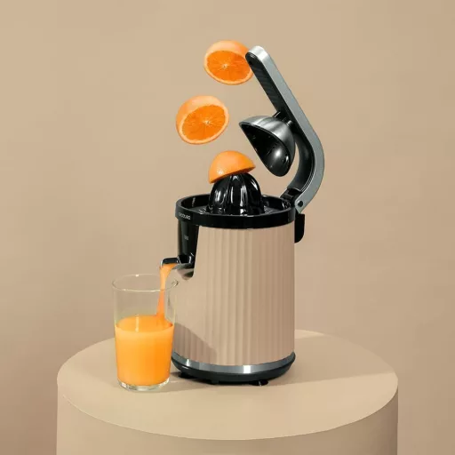 Cecotec Xqueeze RetroJuice 600 Beige elektromos citromfacsaró 600W rozsdamentes szűrővel