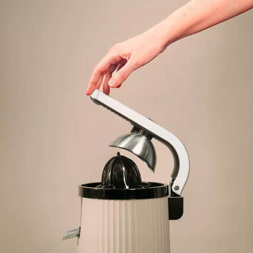 Cecotec Xqueeze RetroJuice 600 Beige elektromos citromfacsaró 600W rozsdamentes szűrővel