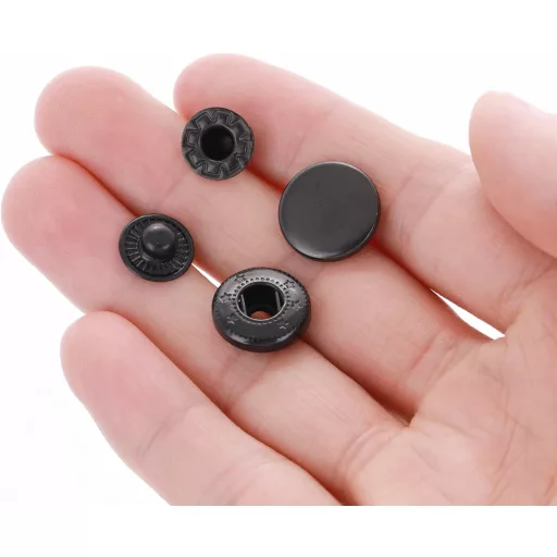 Yolev 12 szett nyomógomb készlet fogóval, 15 mm bőr nyomógomb, 4 szerelőeszköz, fekete