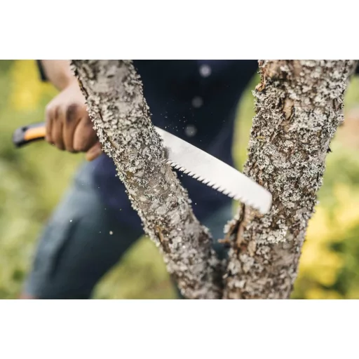 Fiskars Plus Összecsukható Fűrész 21cm Vastagabb Ágakhoz Fekete/Narancs - saw (20 cm blade)
