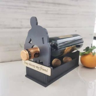   Unikatni drveni stalak za vino - elegantan kuhinjski dekor za ljubitelje vina