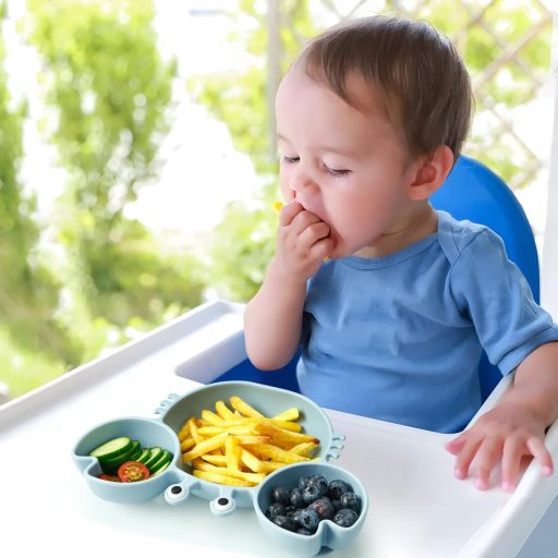 PandaEar 2 részes osztott gyermek tányér szívókoronggal és kanállal, BPA-mentes szilikon etetőtányér