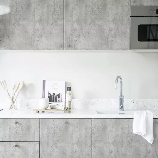 Samolepiaca nábytková fólia Fantasnight s betónovým vzhľadom, 60x600 cm, sivá matná