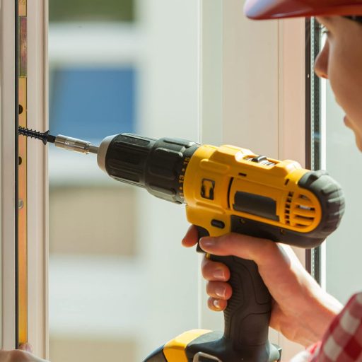 JinZeYou 420 darabos önmetsző csavar szett M3/M4/M5 fekete lapos fejű faforgácslemez bútor