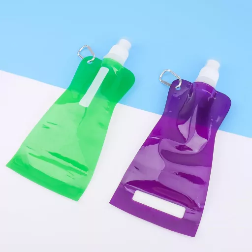 VIEVRE Összehajtható Kulacs Szett 2db - 500ml Újrahasználható Ivópalack Karabinerrel - BPA-mentes Túrázáshoz, Utazáshoz (Lila és Zöld)