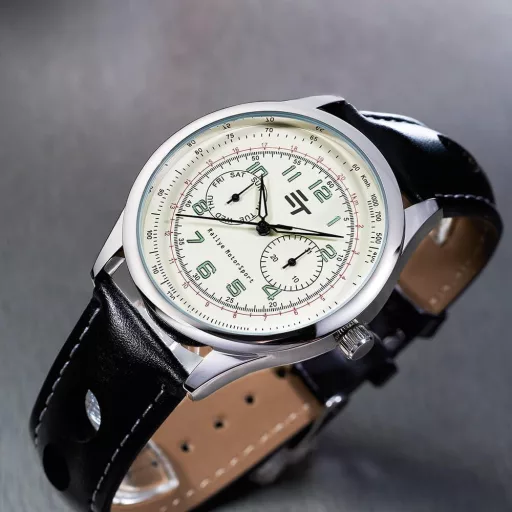 Elegantné pánske hodinky s koženkovým remienkom s bielym prešívaním