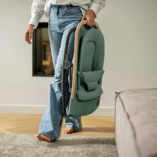 Maxi-Cosi Kori 2in1 Babafotel Játékhíddal, 0-2 Év, 15 kg-ig