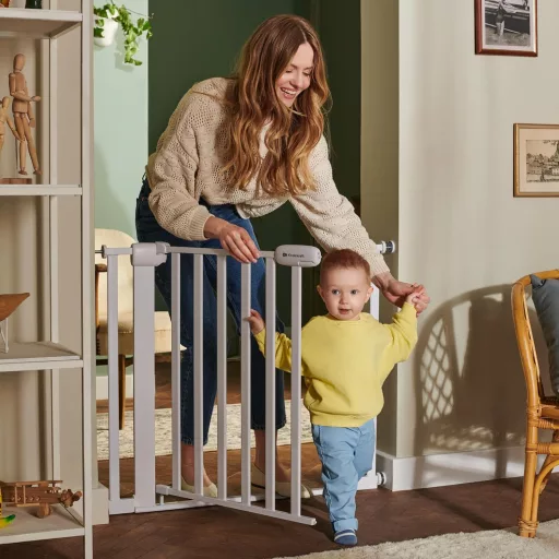 Kinderkraft Lock&GO lépcsőkapu 75-103 cm, fúrás nélkül, 90 fokos nyitás