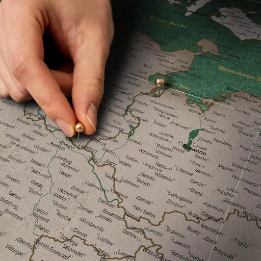 CANVASCALE Njemačka Karta Plutena Ploča 90x60 cm - Za Označavanje Putničkih Destinacija - Platnena Zidna Dekoracija za Dječju Sobu, za Učenje - P