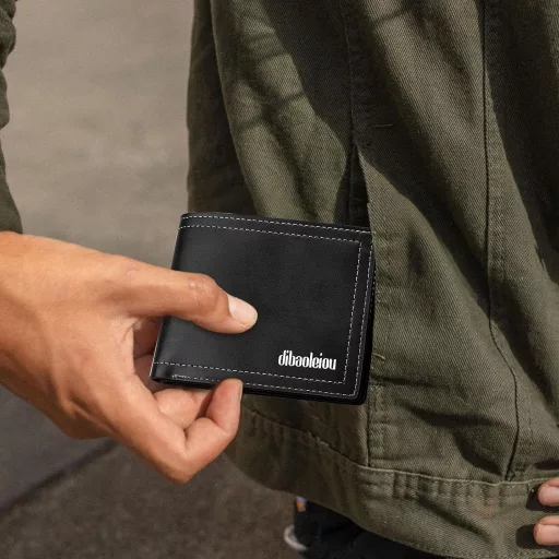 LOCCY Férfi Bőr Pénztárca Kompakt Méret Fekete Barna Színben Modern Dizájn Slim Wallet Kártyatartó