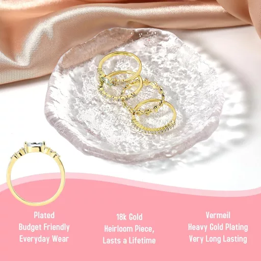 DIVINA VITAE Set de 4 inele de damă suprapuse, placate cu aur de 18K, cu pietre de zirconiu, inele subțiri elegante hipoalergenice, material de bază cupru