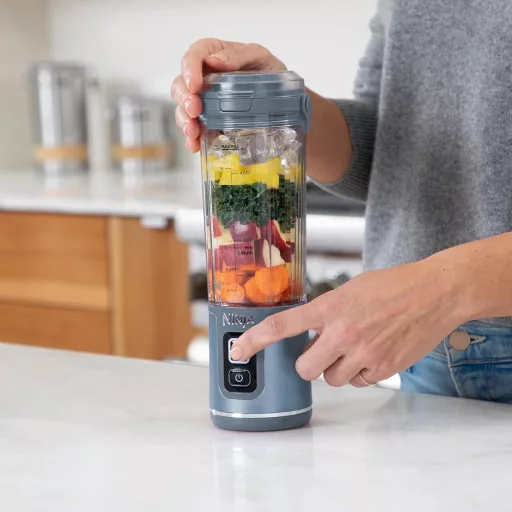 Ninja Blast BC151EUNV Hordozható Turmixgép 530ml Vezeték Nélküli Jégzúzó Smoothie Készítő Kék