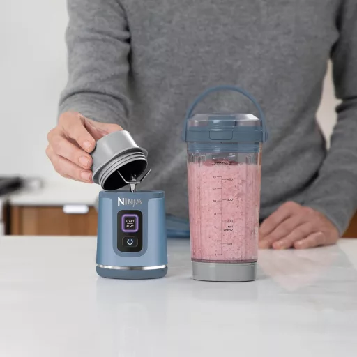Ninja Blast BC151EUNV Hordozható Turmixgép 530ml Vezeték Nélküli Jégzúzó Smoothie Készítő Kék