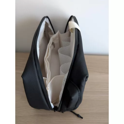LBJR Crna kozmetička torbica - Putna kutija za šminku za žene i muškarce - Prijenosni organizator toaletnih potrepština 24x12x15 cm
