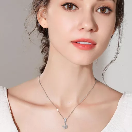 Symretie 925 Sterling Ezüst W Betű Charm Medál - Európai Karkötőkkel és Nyakláncokkal Kompatibilis Gyöngy Charm Nőknek